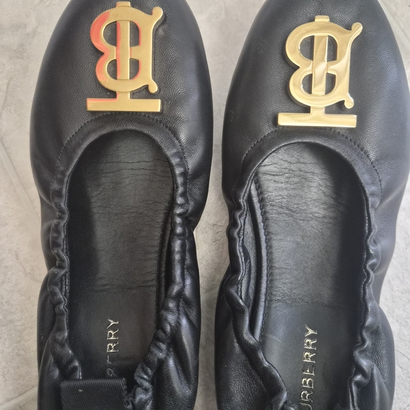 Burberry Shoes - Burberry Black Leather Flats